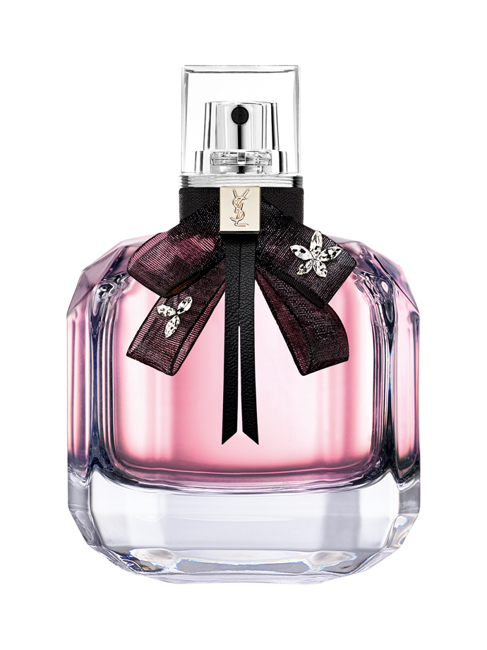 Květinová láska v podání Mon Paris Parfum Floral od YSL. Na prodejnách bude k dostání od května, tak si ještě chvilku počkejte... stojí to za to!
