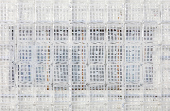 A z čeho je obálka téhle budovy? Architekti ze studia Hyunje Joo ji nechali vyrobit z recyklovaných plastových přepravek! Foto: Naju Art Museum
