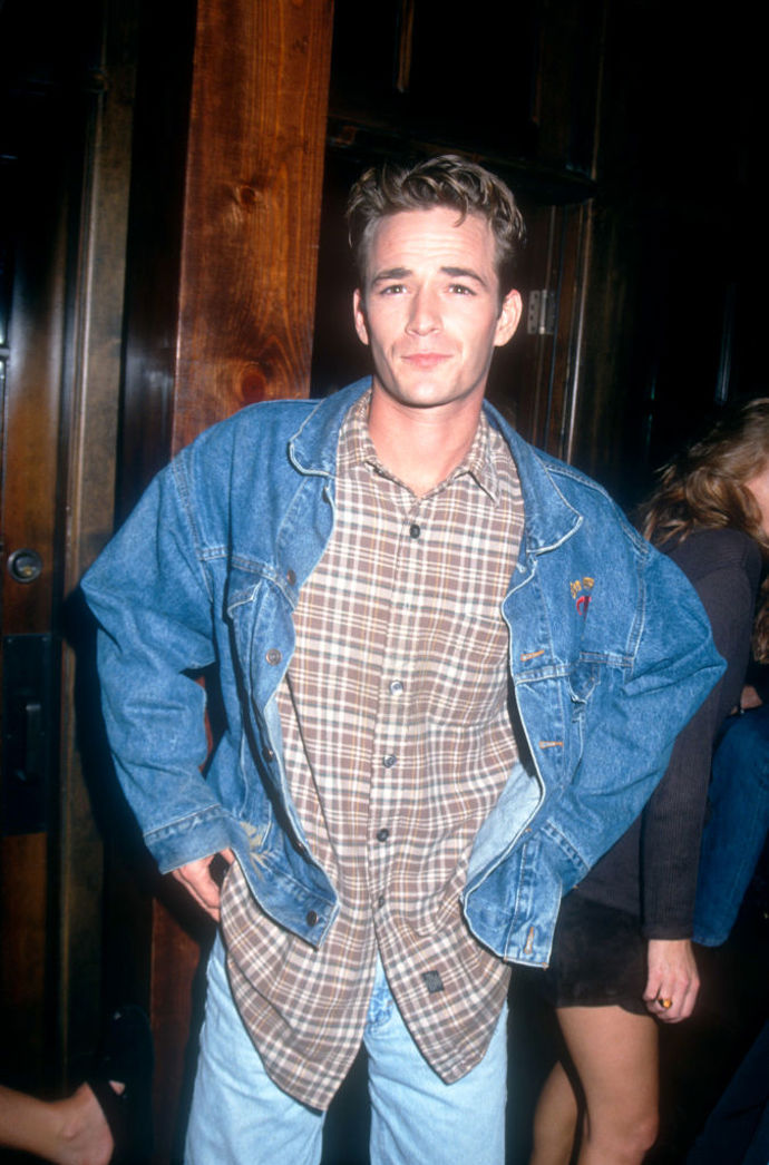 Dylan McKay měl v seriálu hrát pouze krátce. Nicméně talent Luka Perryho všechny tak okouzlil, že dostal mnohem větší prostor. Díky tomu se stal „první láskou“ mnoha dívek.
