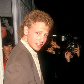 Ian Ziering nebyl televizní show ze začátku vůbec ohromen. Když si poprvé četl scénář, myslel si, že je příběh poněkud povrchní. Hlavní role je ale hlavní role, a tak ji přijal. Pak byl šťastný, když zjistil, že seriál není jen o drahých autech a dokonalém opálení.
