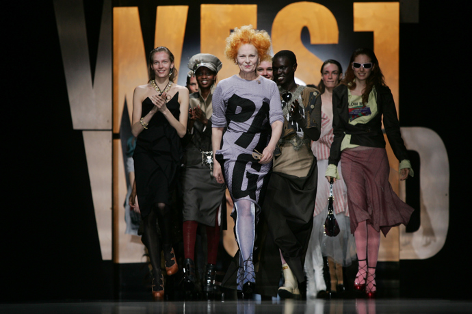 Vivienne Westwood, Paris Fashion Week, podzim/zima 2006
Vivienne Westwood, Paris Fashion Week, podzim/zima 2006