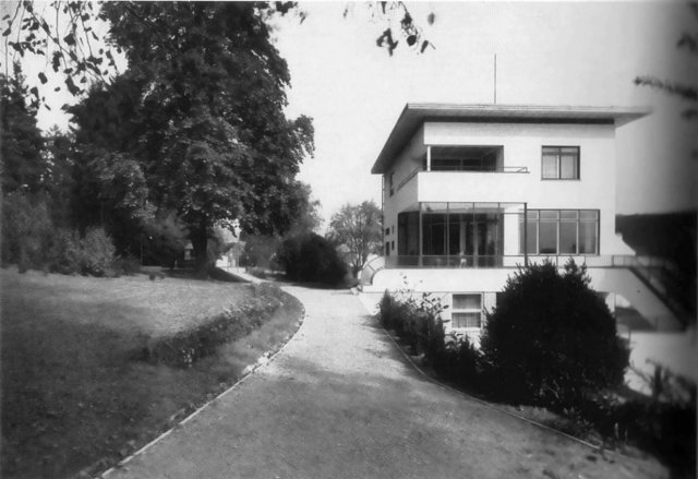 Brněnská vila stavitele Aloise Kuby a jeho bratra architekta Viléma Kuby je znakem luxusu meziválečné éry. 
