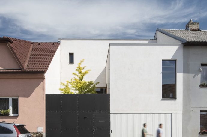 holiš + šochová architekti RODINNÝ DŮM S ATELIÉREM
