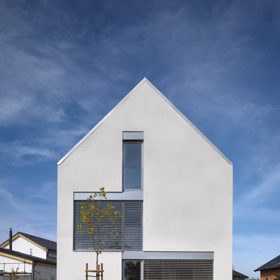 Stempel Tesař architekti DŮM SE ŠIKMOU STŘECHOU2
