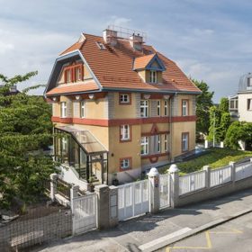 ASGK Design REKONSTRUKCE A PŘÍSTAVBA RONDOKUBISTICKÉ VILY
