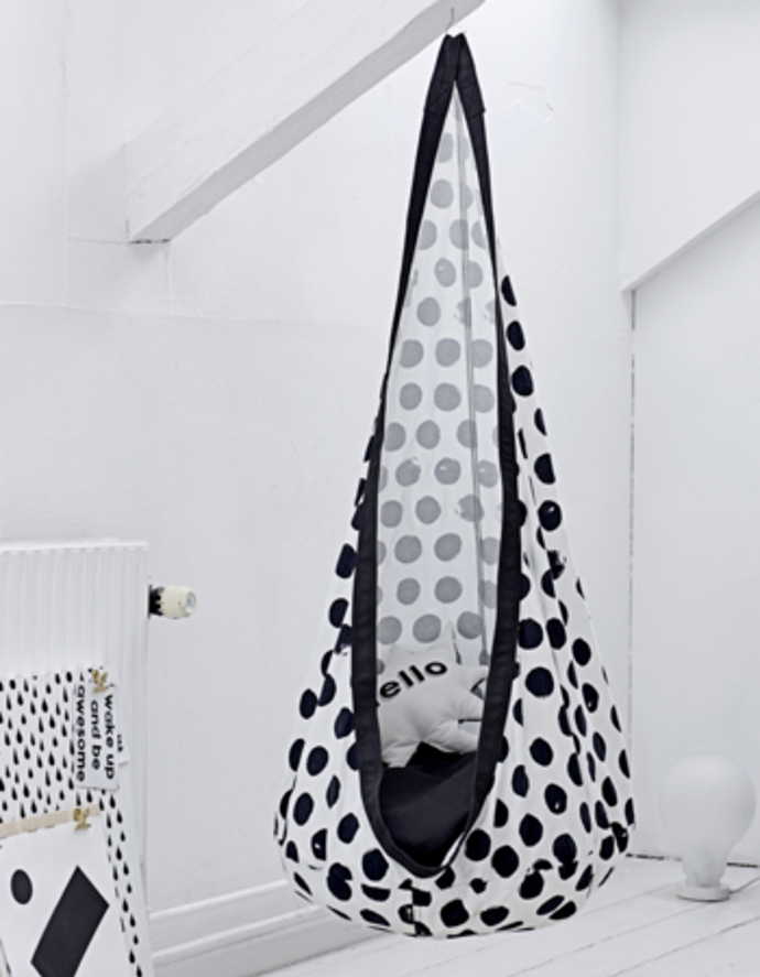 Dětský závěsný houpací vak Bloomingville, bavlna, průměr 70 cm, délka 140 cm, nosnost 60kg, Kitchenetteshop.cz, 2999 Kč
