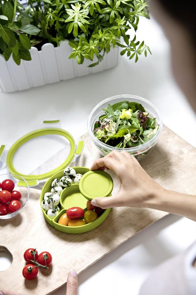 Potravinová dóza Tefal Master Seal To Go, vnitřní misky pro oddělení potravin, plast, 16,5 × 16,5 × 10 cm, Mall.cz, 219 Kč
