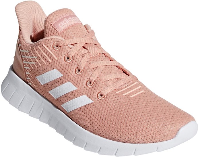 Dámské boty na běhání adidas ASWEERUN. Obuv má odolný svršek vyrobený z prodyšné síťoviny, lehké odpružení a speciální gumovou podešev, která vám zajistí stabilní došlap (1399 Kč).
