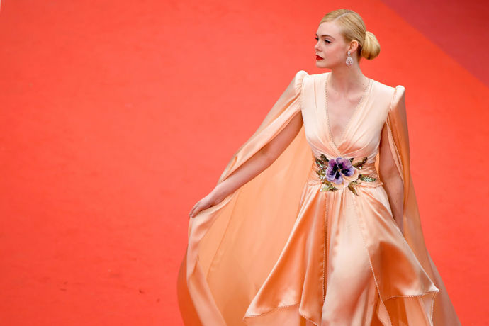 Elle Fanning v šatech Gucci na premiéře filmu Mrtví neumírají
Elle Fanning v šatech Gucci na premiéře filmu Mrtví neumírají