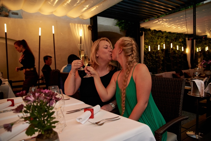 A na závěr si pochutnaly na skvělé večeři v hotelé restauraci.
