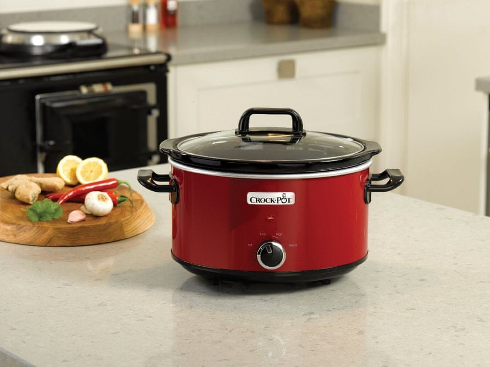Pomalý hrnec by měl mít vyjímatelnou nádobu z materiálu, který se dá mýt v myčce a použít i v mikrovlnné troubě. Foto: CrockPot
