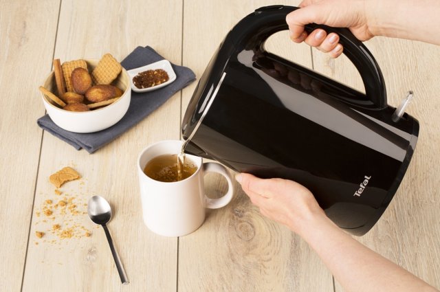 Konvice s tepelnou ochranou Tefal Safe'Tea, prodává Kasa.cz za 989 Kč
