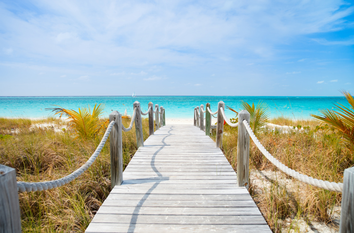 Perla Karibiku - pláž Grace Bay Beach na souostroví Turks a Caicos.
Perla Karibiku - pláž Grace Bay Beach na souostroví Turks a Caicos.