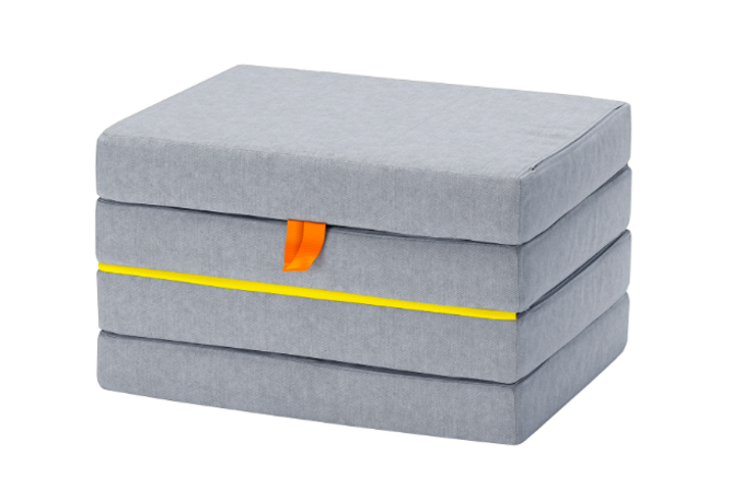 Skládací matrace Släkt, rozměry 193 cm x 62 cm x 9 cm, prodává Ikea, 1990 Kč
