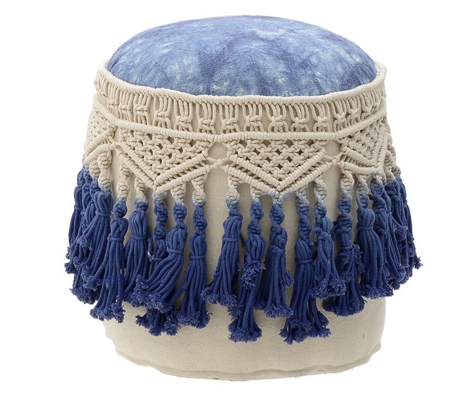Macramé taburet, 45 x 45 cm, konstrukce z březového dřeva, čalounění z bavlny, prodává Vivre.cz za 1395 Kč
