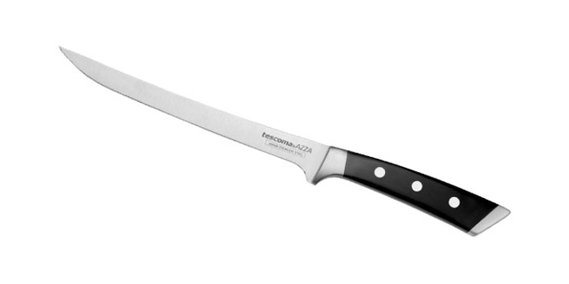 Vykosťovací nůž díky pružné čepeli oddělí maso od kosti s minimálními ztrátami.
