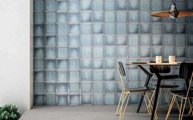 Jestli vás baví industriální styl, určitě se u vás doma najde místo na pár skleněných tvárnic. Foto: Irisceramica.com
Jestli vás baví industriální styl, určitě se u vás doma najde místo na pár skleněných tvárnic. Foto: Irisceramica.com