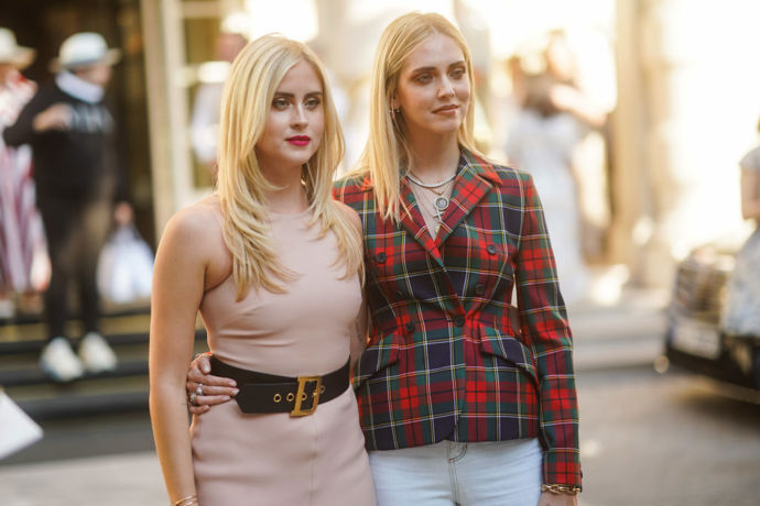 Valentina Ferragni a Chiara Ferragni
Valentina Ferragni a Chiara Ferragni