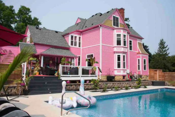 Zdroj: airbnb.co.uk
Zdroj: airbnb.co.uk