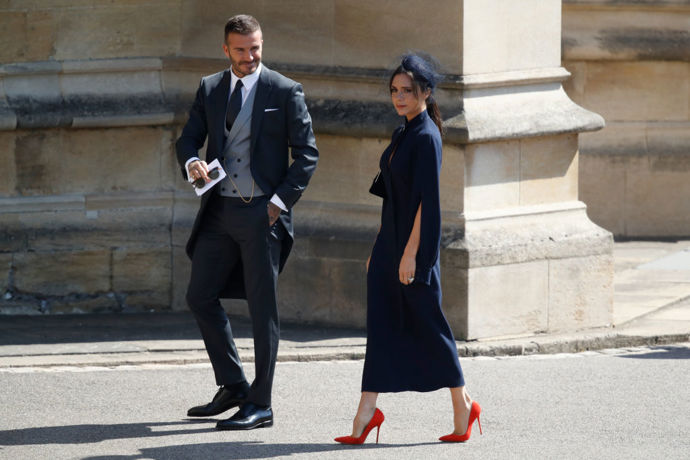 Victoria a David Beckhamovi na svatbě prince Harryho a Meghan Markle v roce 2018

Victoria zazářila v tmavě modrých šatech své vlastní značky. Šaty se staly natolik populární, že je Victoria následně zařadila do běžné kolekce
