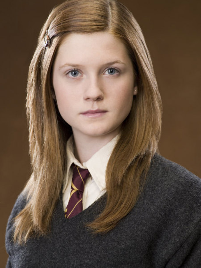 Nejmladším dítětem Weasleyovic klanu je Ginny. Její představitelka Bonnie Wright se narodila v roce 1991 a už jako malá hrávala ve školních představeních a besídkách. Od roku 2001 hrála malou sestru Rona a nakonec se do ní sám Harry zamiluje. Během natáčení posledního dílu jí bylo 20 let.
