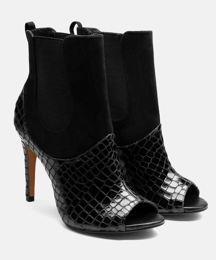 Černé boty peep toe Megan, 4490 Kč
