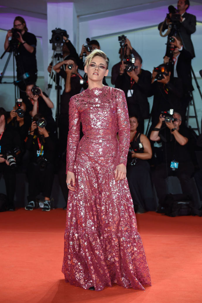 Kristen Stewart v róbě Chanel
