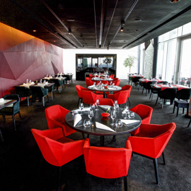 5x večeře s redakcí v luxusní restauraci Aureole, jedna v hodnotě 2000 Kč
