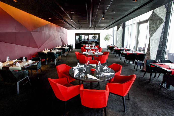 5x večeře s redakcí v luxusní restauraci Aureole, jedna v hodnotě 2000 Kč
5x večeře s redakcí v luxusní restauraci Aureole, jedna v hodnotě 2000 Kč