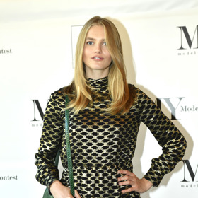 polská modelka Aneta Pajak v šatech Céline
