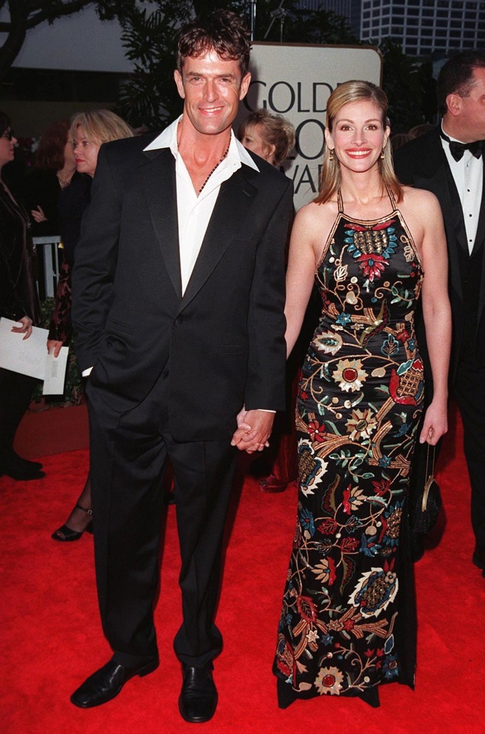 Herci Rupert Everett a Julia Roberts na předávání Zlatých glóbů v roce 1998.
