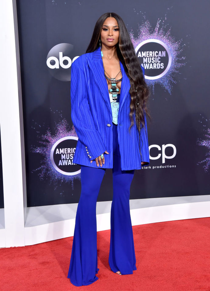 Ciara v zářivém obleku Balmain
Ciara v zářivém obleku Balmain