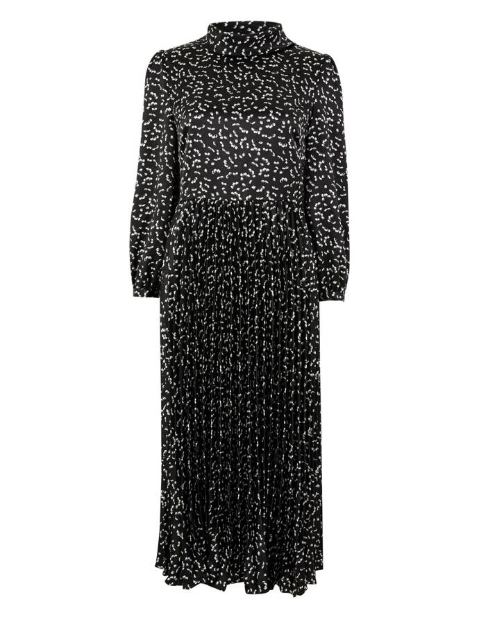 Marks & Spencer, 2699 Kč
