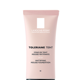 Pokud máte citlivou až intolerantní pleť, bude vaší volbou číslo jedna zmatňující pěnový makeup Toleriane Teint od La Roche-Posay. Je bez konzervantů, parfému a parabenů a vydrží na pleti celý den (doporučená cena 525 Kč). 
