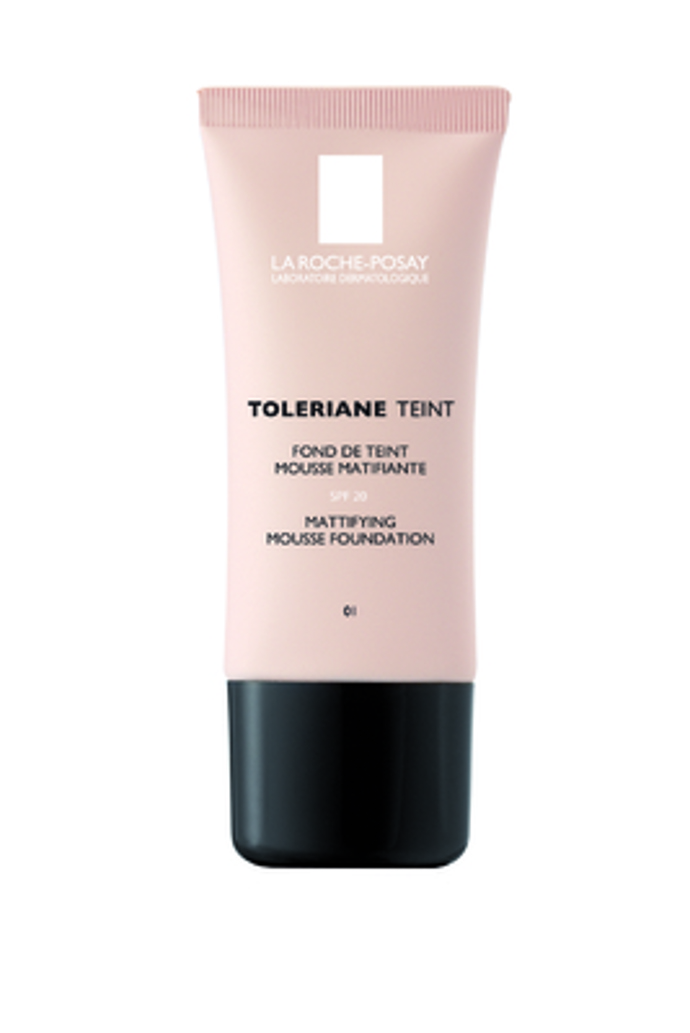 Pokud máte citlivou až intolerantní pleť, bude vaší volbou číslo jedna zmatňující pěnový makeup Toleriane Teint od La Roche-Posay. Je bez konzervantů, parfému a parabenů a vydrží na pleti celý den (doporučená cena 525 Kč). 
