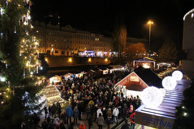 Adventní trhy: Kam vyrazit na svařák?