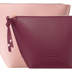 Pratické
Taštičky Notino Elite Collection
Kosmetické taštičky z omyvatelného materiálu oceníte doma i na cestách. Pyšní se minimalistickým, nadčasovým designem, který si oblíbí každá žena! Vybrat si můžete z několika velikostí.
Naši favorité? Velká růžová taška (310 Kč) - ideálná na skladování make-upu a malá vínová (260 Kč), která vám bude dělat společnost na cestě do práce.
Zakoupíte exkluzivně na e-shopu Notino
Pratické
Taštičky Notino Elite Collection
Kosmetické taštičky z omyvatelného materiálu oceníte doma i na cestách. Pyšní se minimalistickým, nadčasovým designem, který si oblíbí každá žena! Vybrat si můžete z několika velikostí.
Naši favorité? Velká růžová taška (310 Kč) - ideálná na skladování make-upu a malá vínová (260 Kč), která vám bude dělat společnost na cestě do práce.
Zakoupíte exkluzivně na e-shopu Notino
