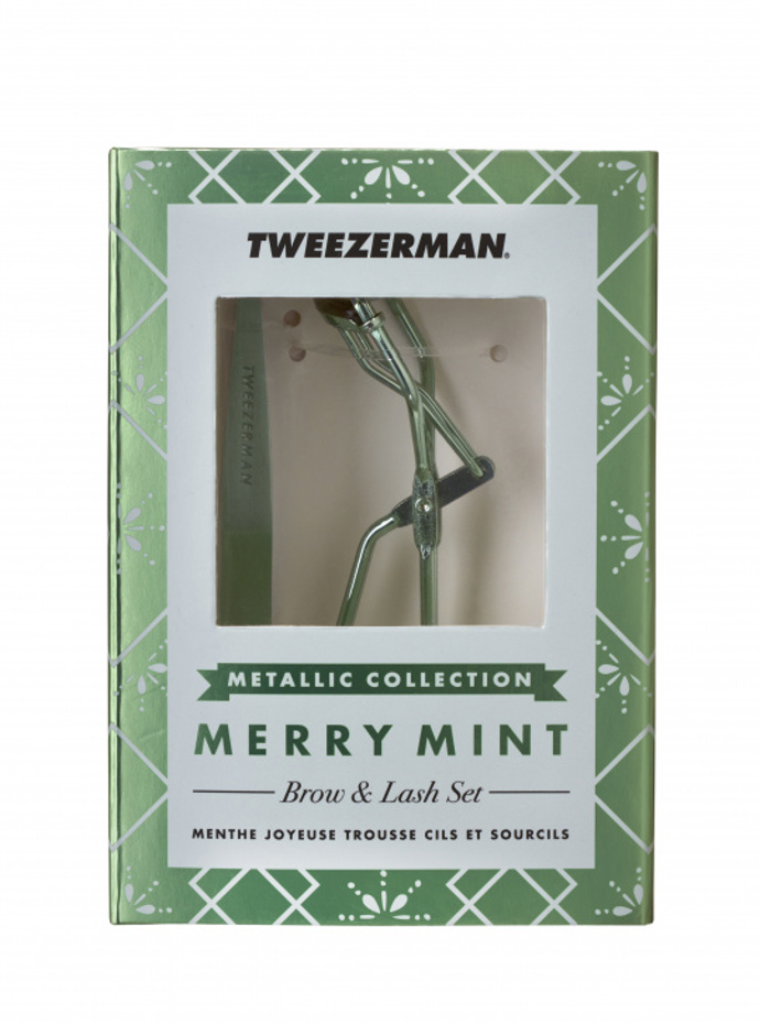 Dárkové balení s exkluzivní kombinací nástrojů newyorské značky Tweezerman vhodných k úpravě obočí a natočení řas pro dokonalý pohled.
Tweezerman Merry Mint sada kleštiček na řasy a pinzety Slant
Dva základní produkty, které nesmí chybět v kosmetické taštičce žádné ženy. Nás v redakci baví mátově zelené provedení, je prostě rozkošné!
Cena: 899 Kč, prodává Profimed
Dárkové balení s exkluzivní kombinací nástrojů newyorské značky Tweezerman vhodných k úpravě obočí a natočení řas pro dokonalý pohled.
Tweezerman Merry Mint sada kleštiček na řasy a pinzety Slant
Dva základní produkty, které nesmí chybět v kosmetické taštičce žádné ženy. Nás v redakci baví mátově zelené provedení, je prostě rozkošné!
Cena: 899 Kč, prodává Profimed