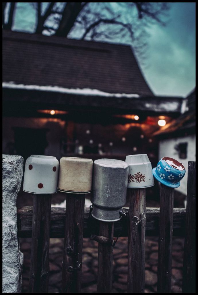 Klasický plůtek opticky odděluje obytnou část od zbytku zahrady. 
