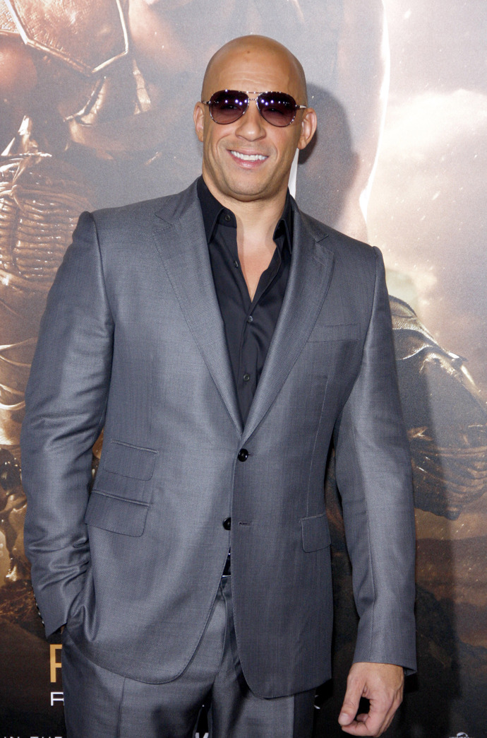 Ani ve snu by nás nenapadlo, že zrovna drsňák Vin Diesel, který řídí jako bůh, se umí pohybovat na parketu jako doma. A přesto v mládí tancovat break dance a problém mu nedělala ani salsa!  Kromě toho skvěle ovládá b-boying!
