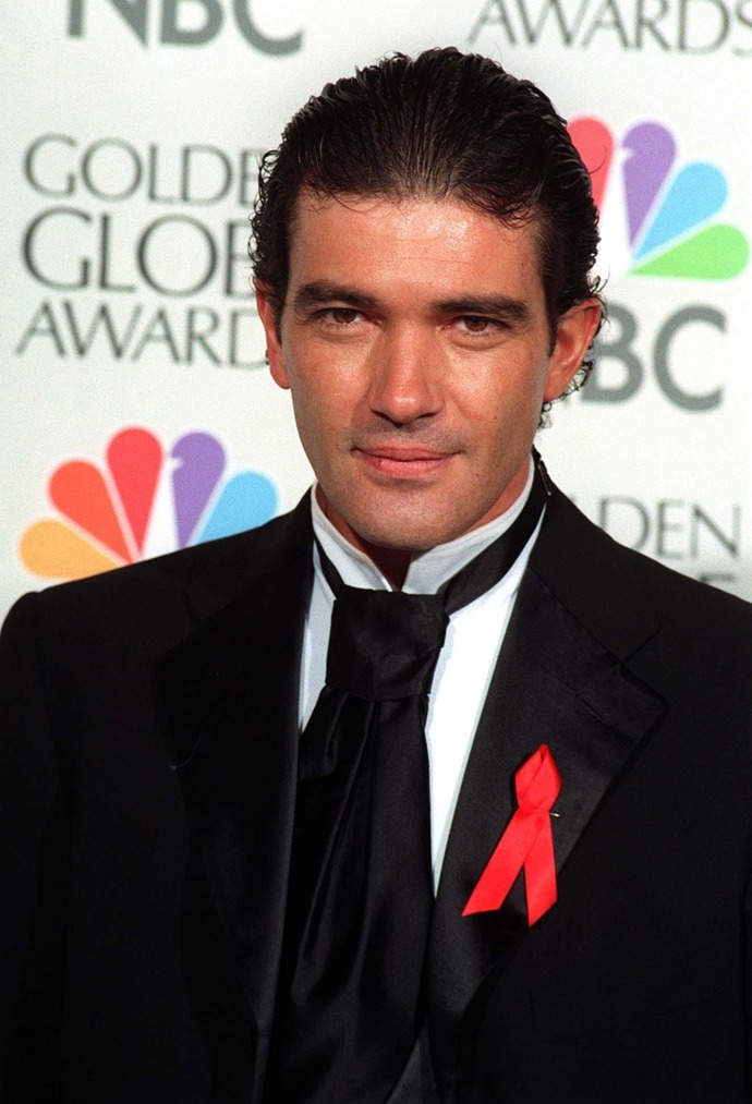 Antonio Banderas má jako Španěl horkokrevnost v sobě a to se samozřejmě projeví i při tanci. Dokonce si zahrál profesionálního tanečníka ve filmu Tančím, abych žil. Problém mu tak nedělá ani žhavá salsa.
