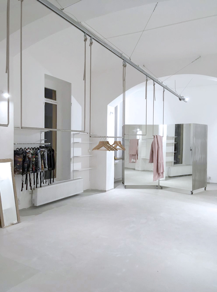 Prostor obchodu Tvorba Store na Letné. Adéla jej, stejně jako ArtKabinet, navrhla ve spolupráci s architektkou Lenkou Milerovou. Foto: Tomáš Hejzlar
Prostor obchodu Tvorba Store na Letné. Adéla jej, stejně jako ArtKabinet, navrhla ve spolupráci s architektkou Lenkou Milerovou. Foto: Tomáš Hejzlar