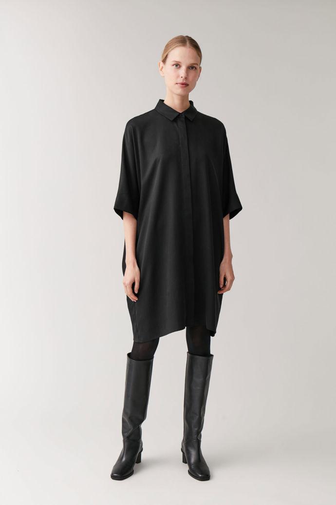 Oversized košilové šaty, COS
Oversized košilové šaty, COS