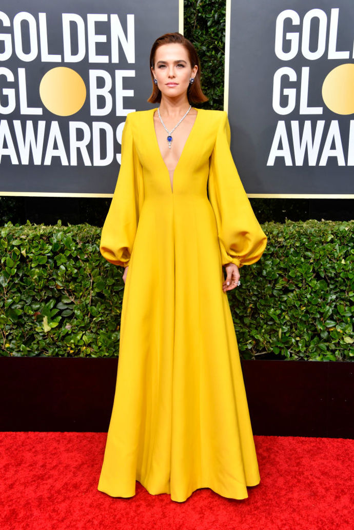 Zoey Deutch v overalu Fendi
