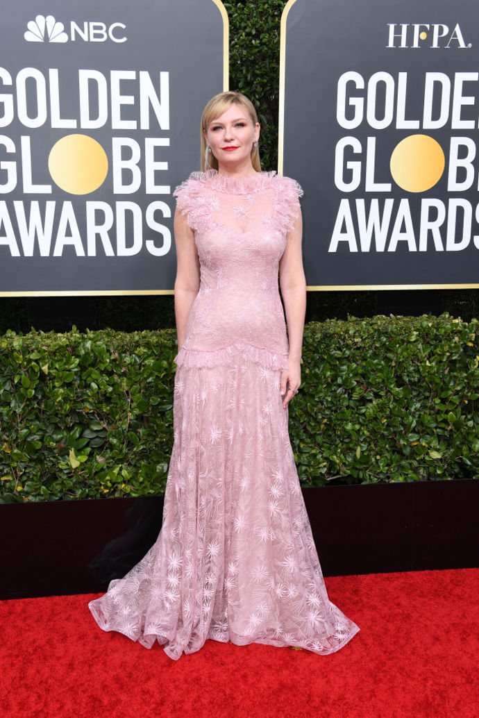 Kirsten Dunst v šatech Rodarte a špercích Fred Leighton
