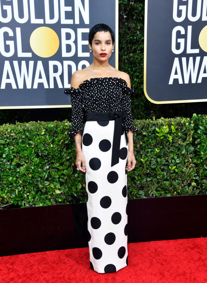 Zoë Kravitz v šatech Saint Laurent a špercích Lorraine Schwartz

