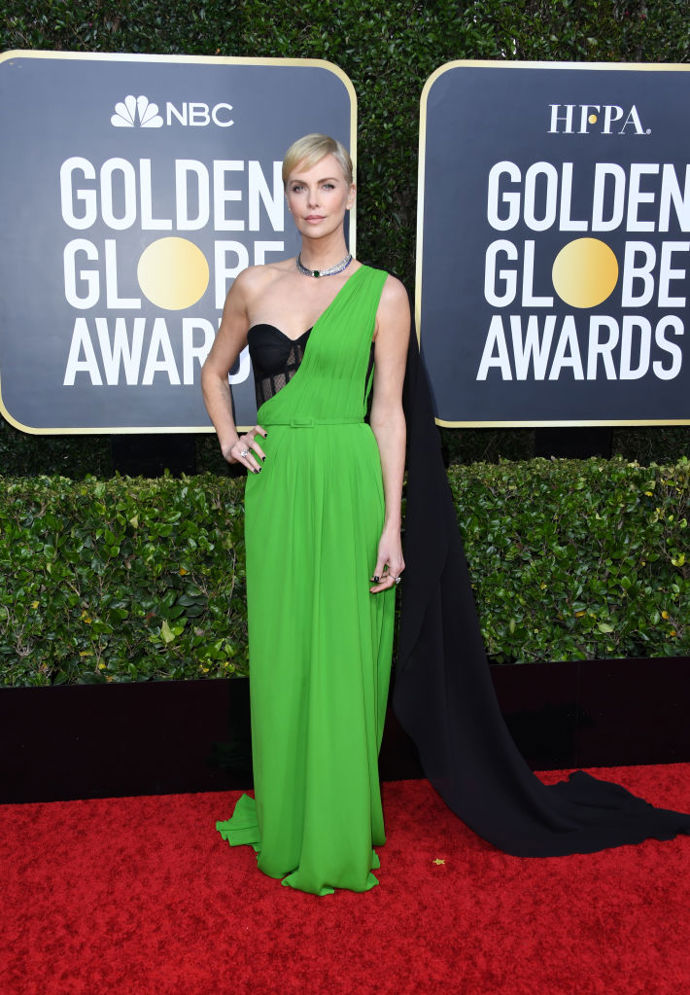 Charlize Theron v šatech Dior Haute Couture a šperích Tiffany & Co.
