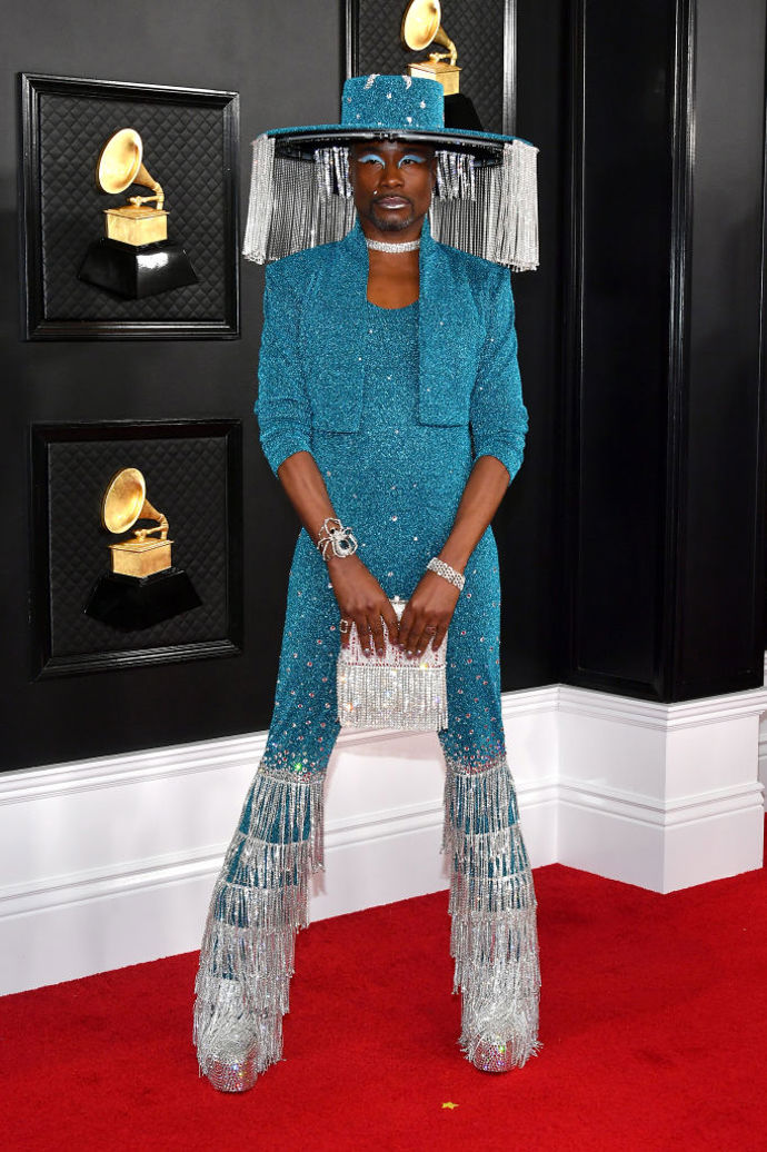 Billy Porter v outfitu Baja East
