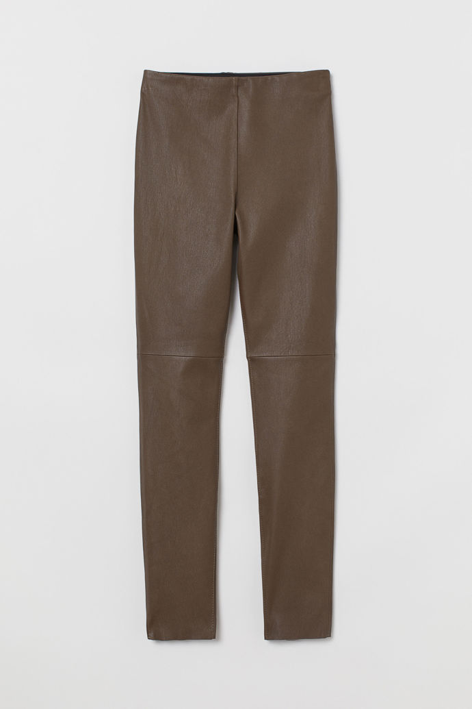 H&M, 6999 Kč
