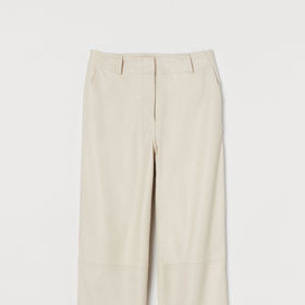 H&M, 6999 Kč
